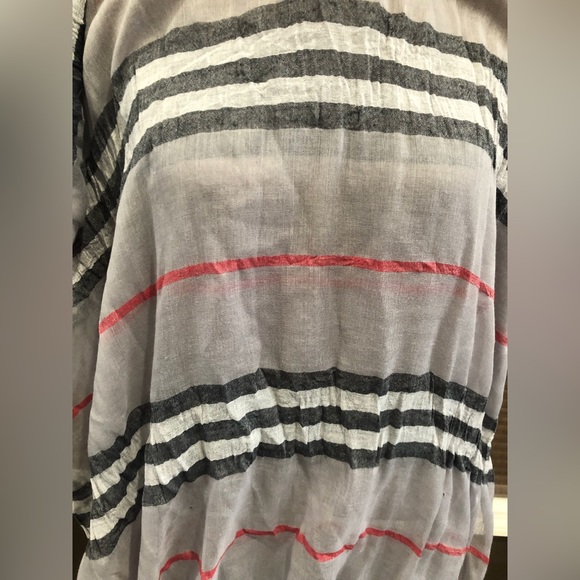 ✨Host Pick ✨ Gray Plaid Infinity Loop Scarf - Picture 3 of 5